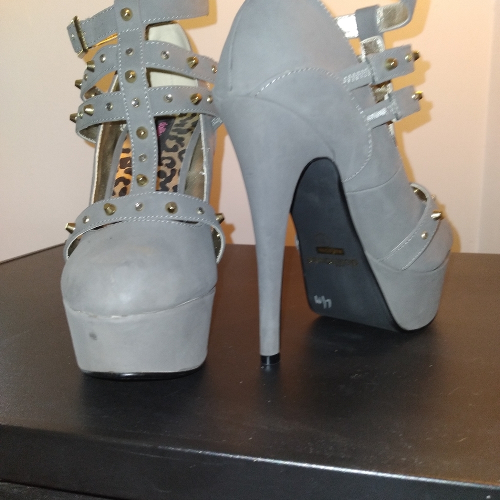 Gray Studded Pumps - image 6